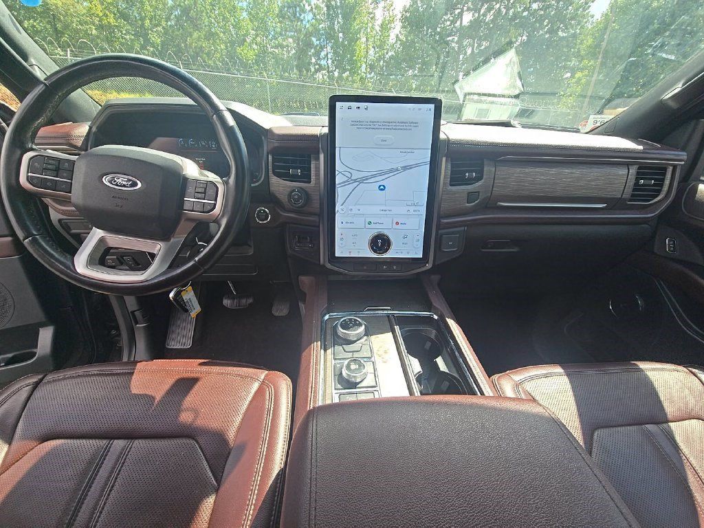 Used 2023 Ford Expedition Limited AWD/4WD image 13