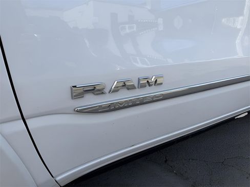 Used 2022 RAM 1500 Limited w/ Body-Colour Bumper Group image 11