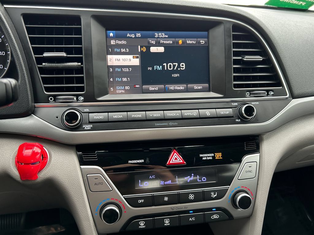Used 2017 Hyundai Elantra Limited FWD image 11