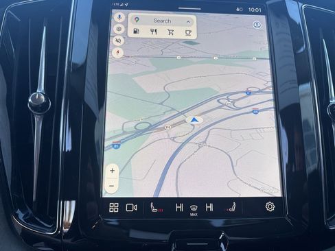 Used 2025 Volvo XC60 B5 Plus image 27