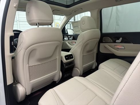 Used 2026 Mercedes-Benz GLS 450 4MATIC image 18