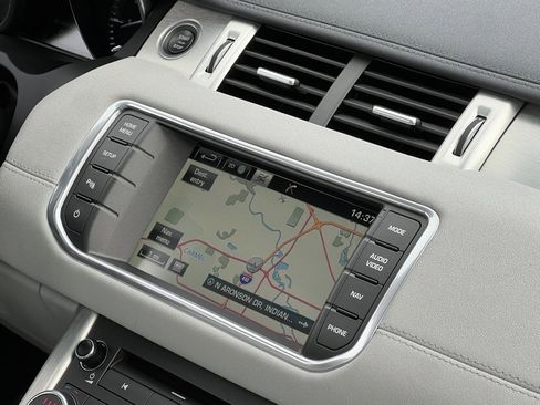 Used 2015 Land Rover Range Rover Evoque Pure Plus image 33