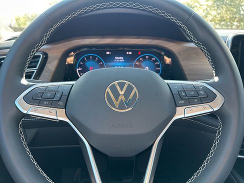 New 2026 Volkswagen Atlas SE FWD image 24