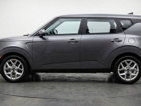 Used 2025 Kia Soul LX w/ LX Technology Package image 5