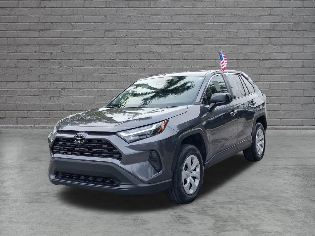 Used 2024 Toyota RAV4 LE FWD image 3