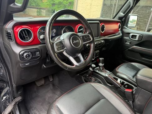Used 2023 Jeep Gladiator Rubicon w/ Cold Weather Group AWD/4WD image 21