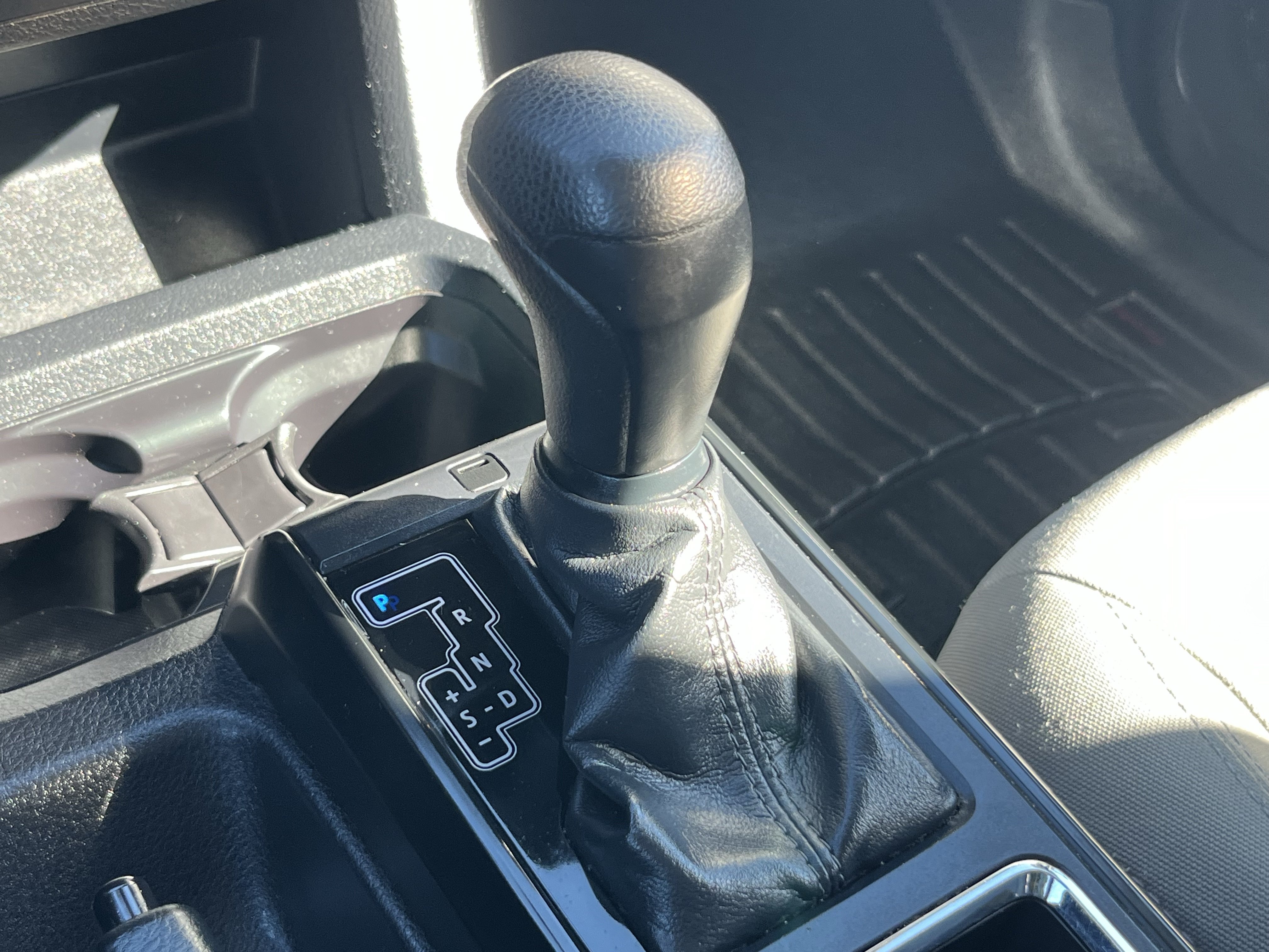 Used 2018 Toyota Tacoma SR AWD/4WD image 27
