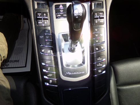 Used 2014 Porsche Panamera S image 65
