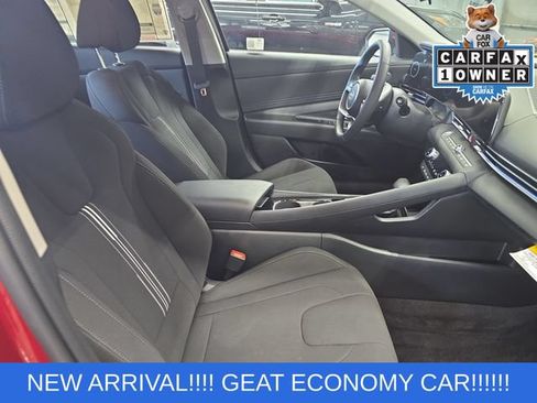 Used 2024 Hyundai Elantra SEL w/ Convenience Package FWD image 10
