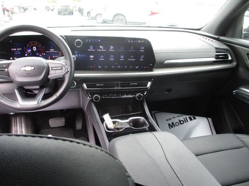 Certified 2025 Chevrolet Traverse LT image 13