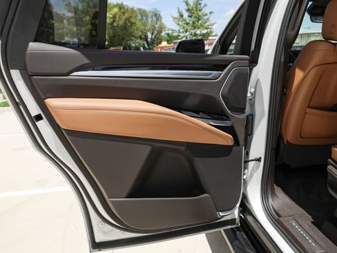 Used 2025 Cadillac Escalade Premium Luxury w/ LPO, Floor Liner Package AWD/4WD image 31