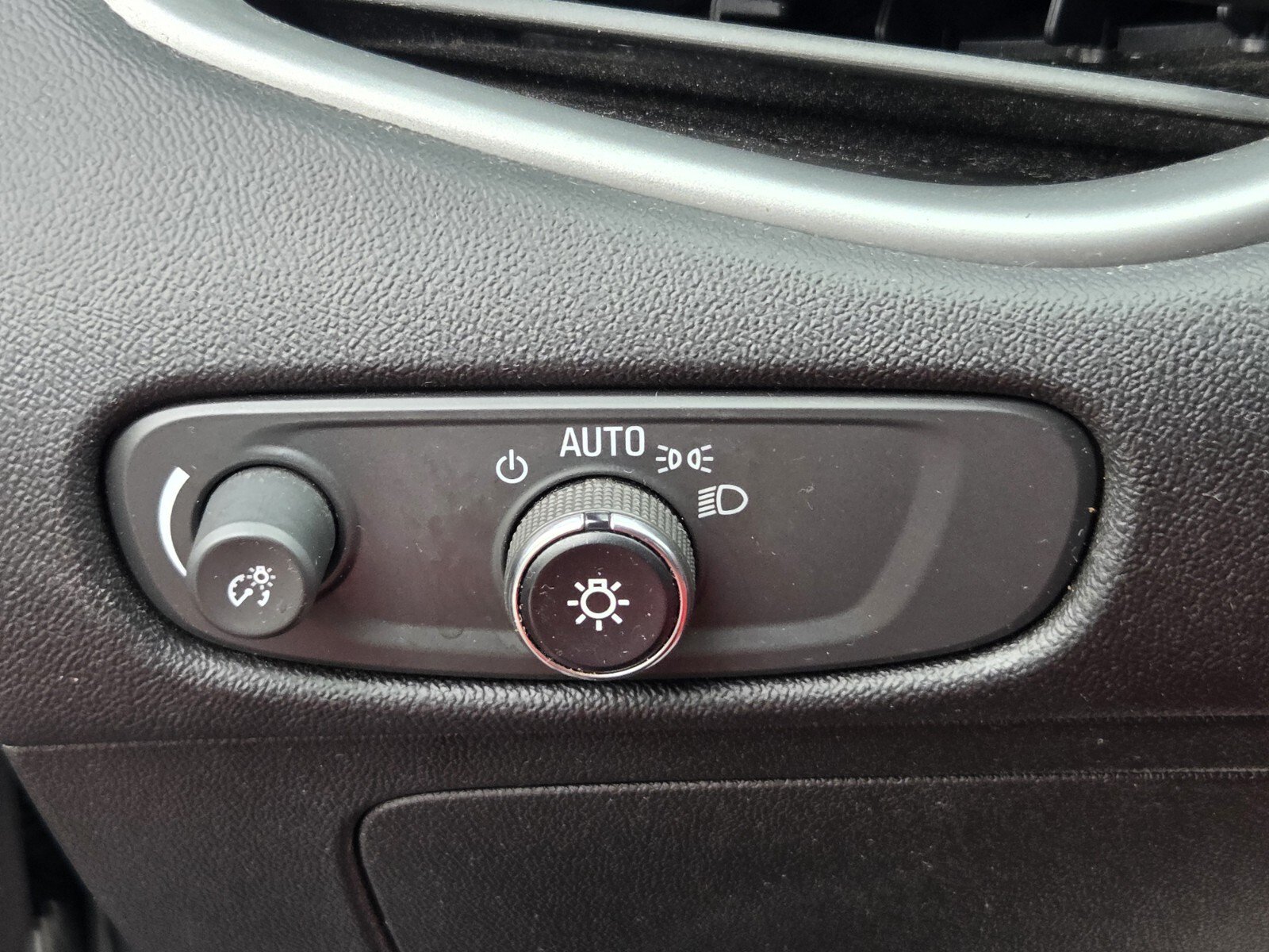 Used 2024 Chevrolet Malibu LT FWD image 25