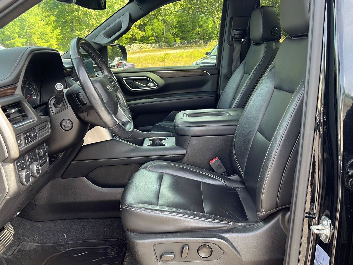 Used 2021 Chevrolet Tahoe Z71 w/ Z71 Signature Package AWD/4WD image 9