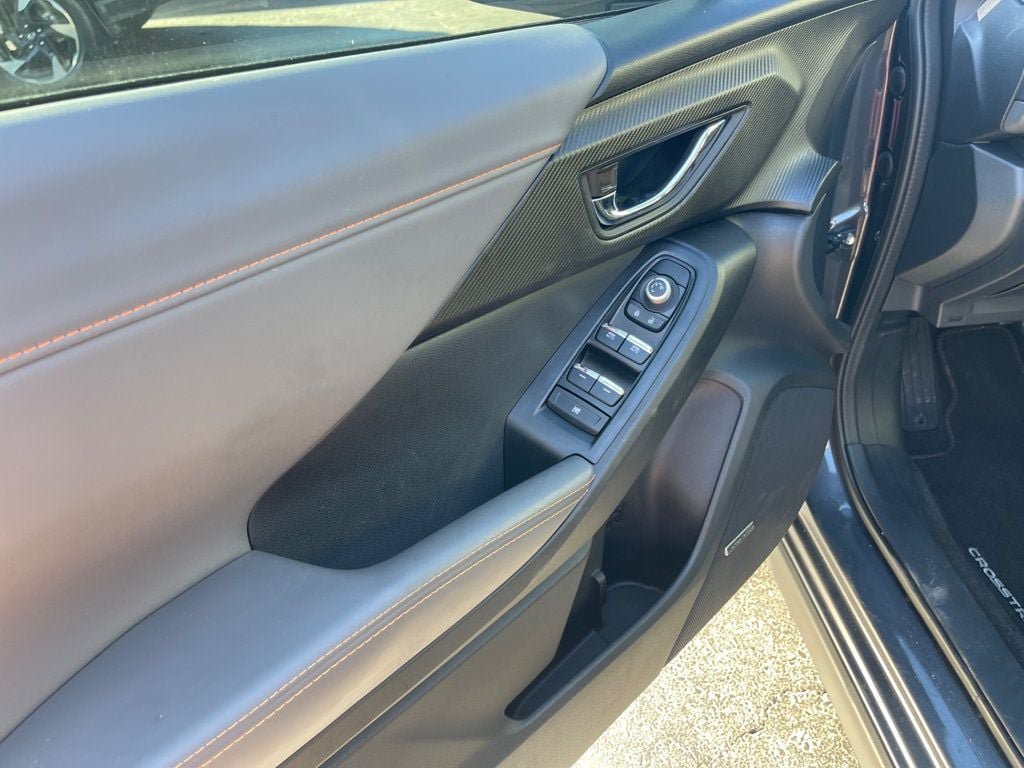 Used 2024 Subaru Crosstrek 2.5i Limited w/ Crosstrek Mirror Package AWD/4WD image 11