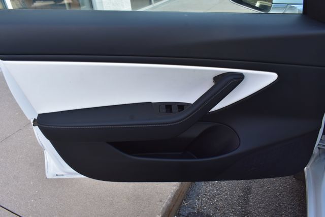 Used 2020 Tesla Model 3 Standard Range Plus RWD image 19