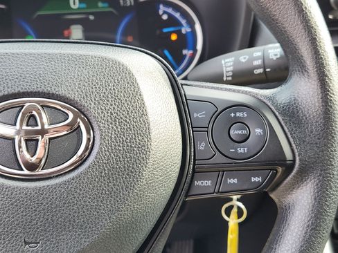 Certified 2025 Toyota RAV4 LE image 19