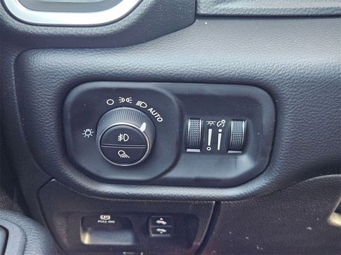 New 2026 RAM 1500 4x4 Crew Cab image 21