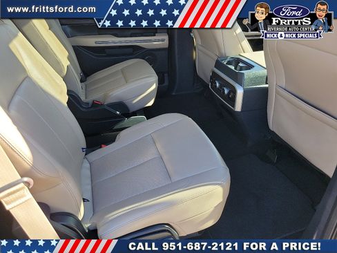 Certified 2024 Ford Expedition XLT image 17