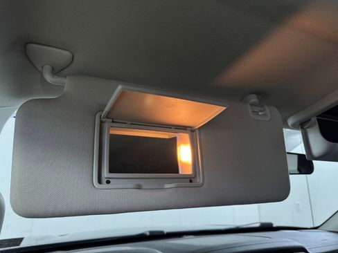 Used 2017 Nissan Titan SV image 30