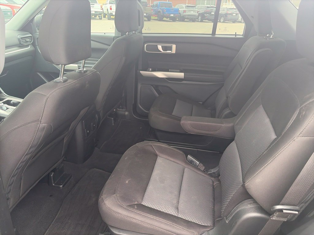 Used 2023 Ford Explorer XLT AWD/4WD image 11