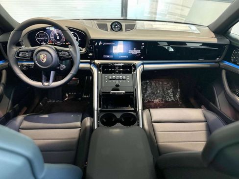 Certified 2025 Porsche Panamera 4 AWD/4WD image 45