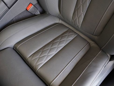 New 2025 BMW X7 M60i image 13