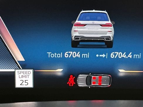 Used 2026 BMW X7 xDrive40i w/ Executive Package image 26