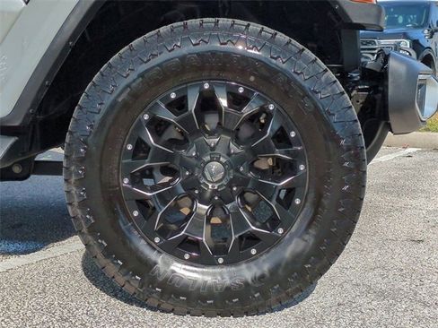 Used 2021 Jeep Wrangler Unlimited Sahara image 11