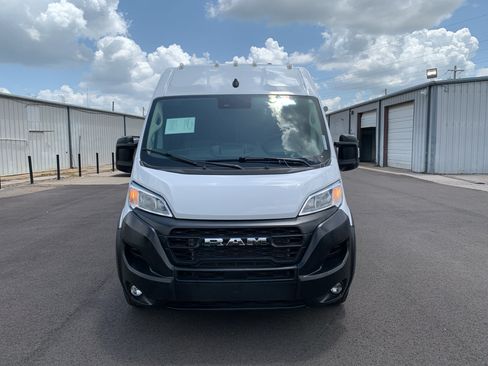 Used 2025 RAM ProMaster 2500 w/ Convenience Group FWD image 9