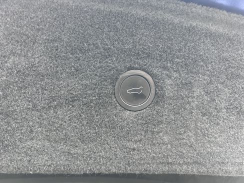 Used 2023 Tesla Model S Base image 28