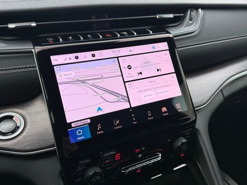 New 2025 Jeep Grand Cherokee Limited w/ Black Appearance Package image 3