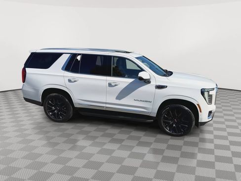 Used 2025 GMC Yukon Elevation w/ Technology Package AWD/4WD image 9