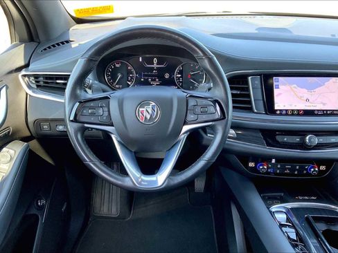 Used 2024 Buick Enclave Premium image 5