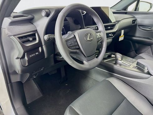 New 2025 Lexus UX 300h 300h Premium image 9