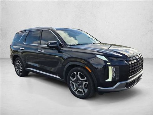 Used 2024 Hyundai Palisade Limited FWD image 3