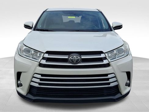 Used 2017 Toyota Highlander Plus AWD/4WD image 2