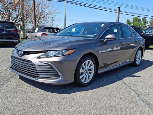 Used 2024 Toyota Camry LE FWD image 3