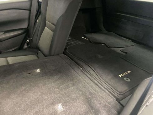 Used 2024 Nissan Rogue SV AWD/4WD image 15