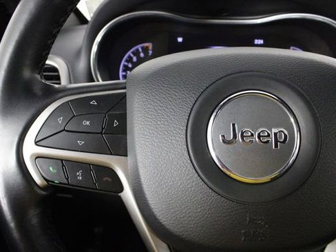 Used 2022 Jeep Grand Cherokee Limited image 27