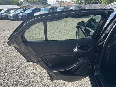 Used 2020 Mercedes-Benz GLA 250 4MATIC image 33