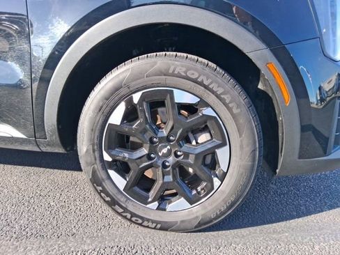 Used 2024 Kia Sorento S image 5