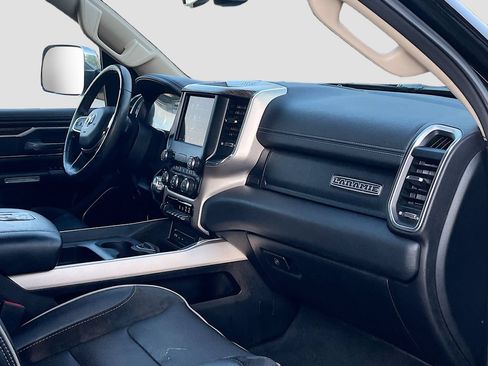 Used 2019 RAM 1500 Laramie AWD/4WD image 29