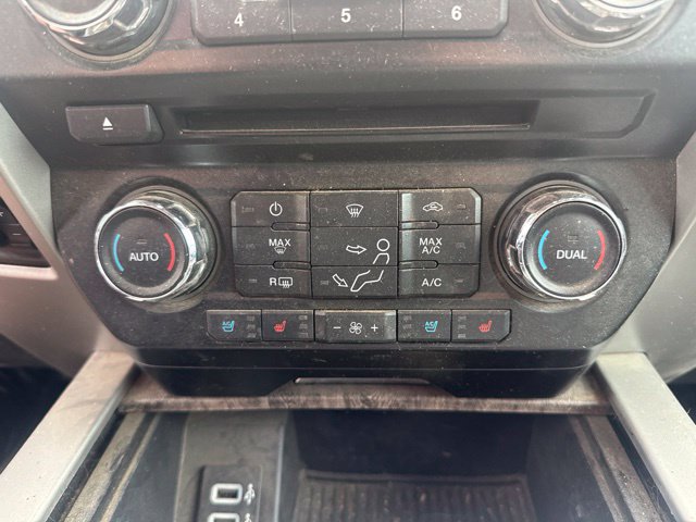 Used 2018 Ford F250 Lariat w/ Lariat Ultimate Package AWD/4WD image 16