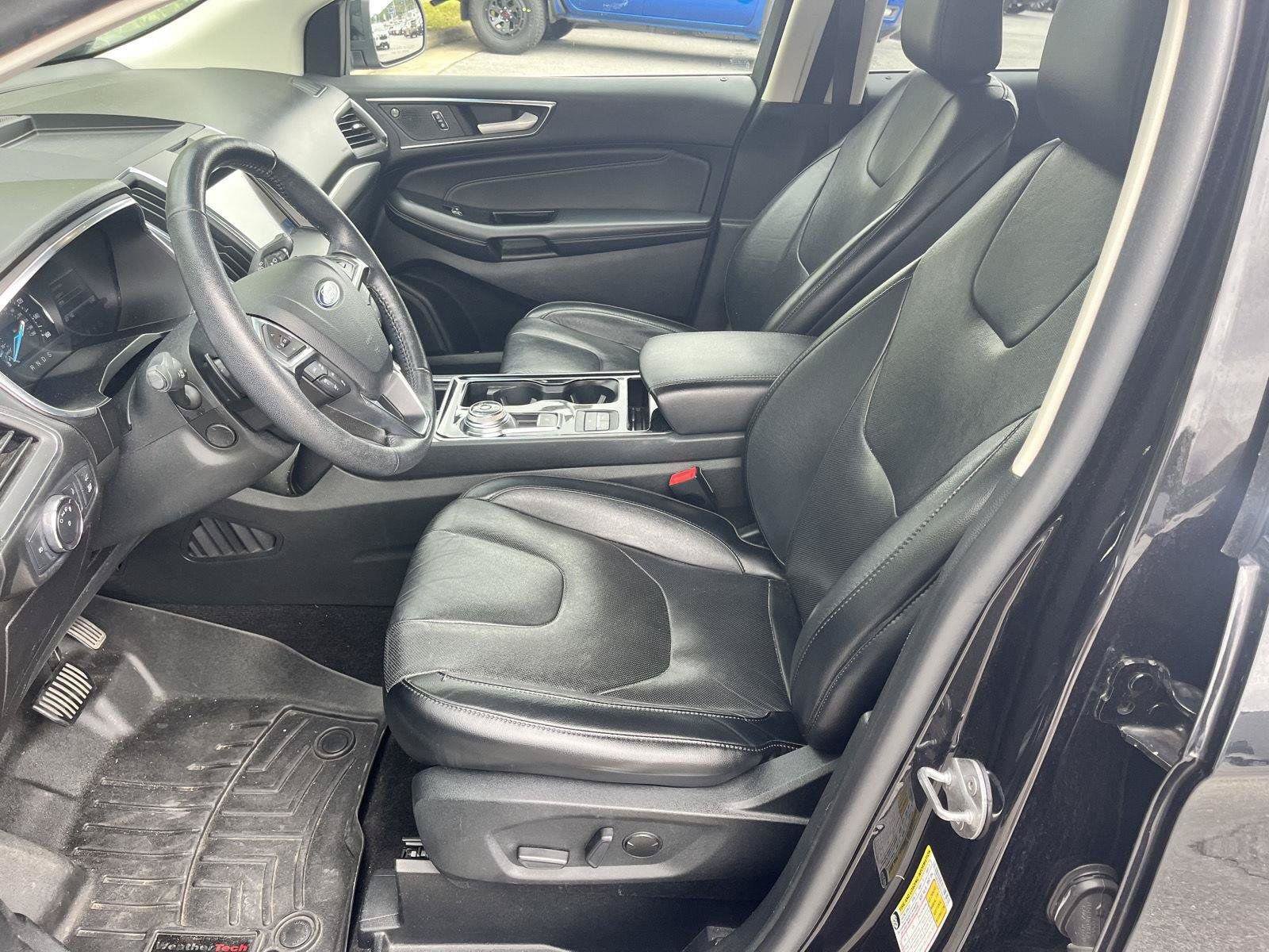 Used 2020 Ford Edge Titanium w/ Equipment Group 301A AWD/4WD image 12