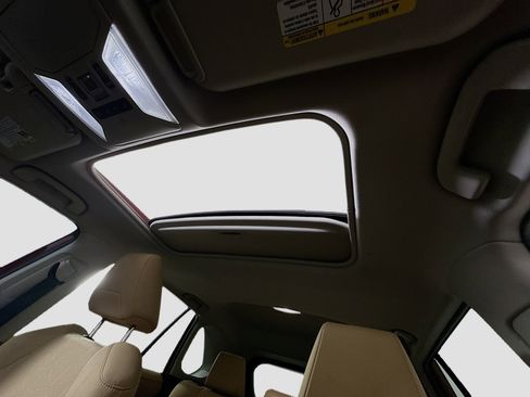 Used 2022 Toyota RAV4 XLE image 41