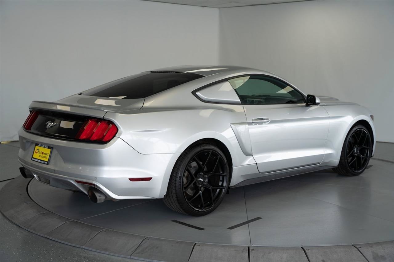 Used 2017 Ford Mustang Coupe RWD image 8