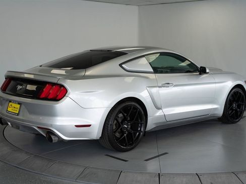 Used 2017 Ford Mustang Coupe RWD image 8