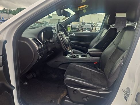 Used 2022 Jeep Grand Cherokee Laredo X AWD/4WD image 6