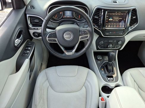 Used 2019 Jeep Cherokee Limited image 22