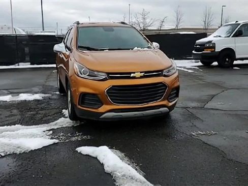 Certified 2017 Chevrolet Trax LT w/ Driver Confidence Package image 2